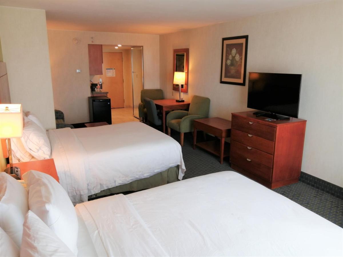 Holiday Inn Express & Suites Toluca Zona Aeropuerto By Ihg Bagian luar foto