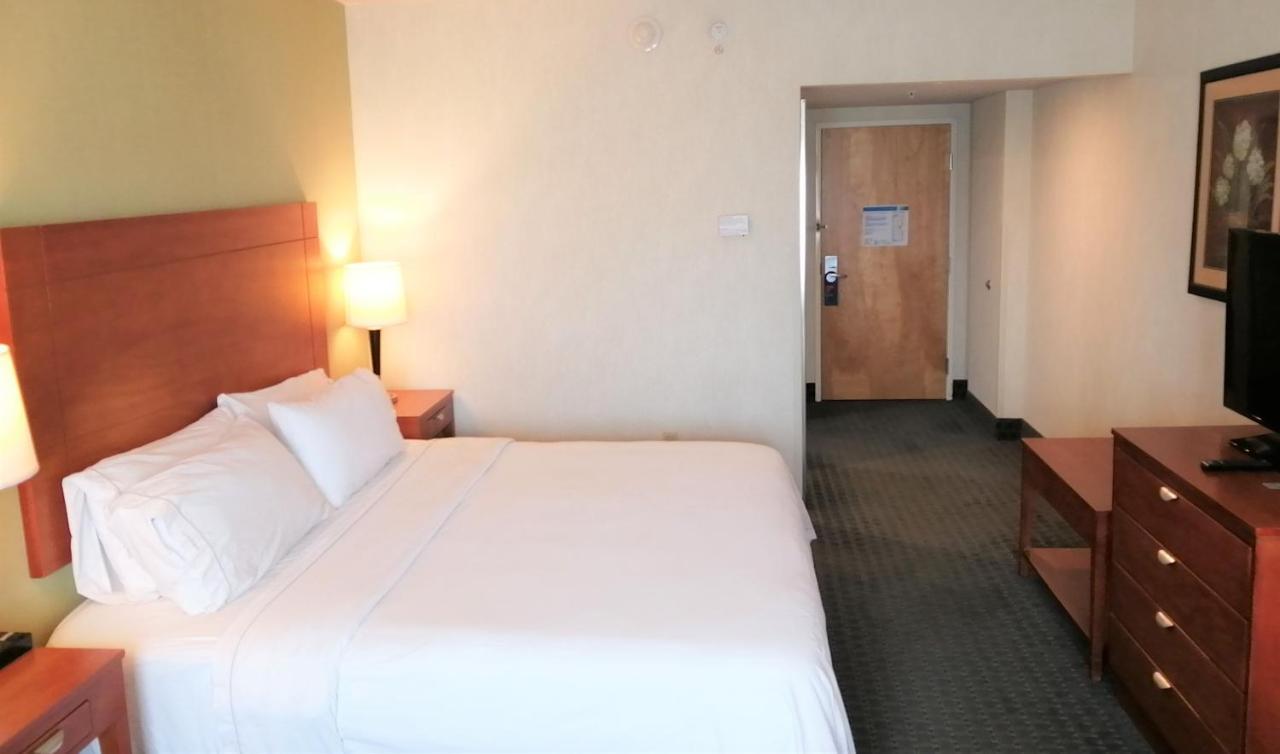 Holiday Inn Express & Suites Toluca Zona Aeropuerto By Ihg Bagian luar foto