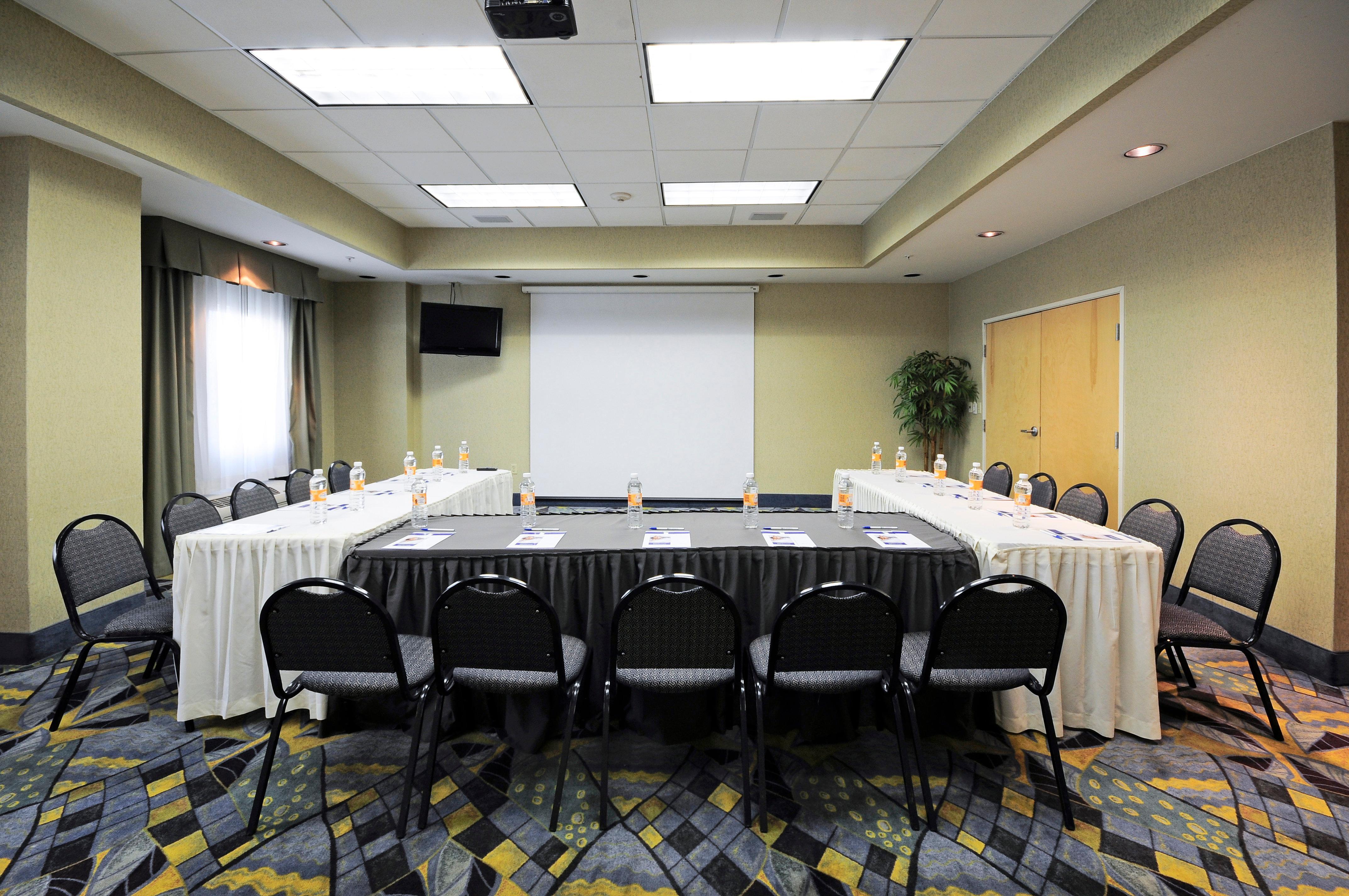 Holiday Inn Express & Suites Toluca Zona Aeropuerto By Ihg Bagian luar foto
