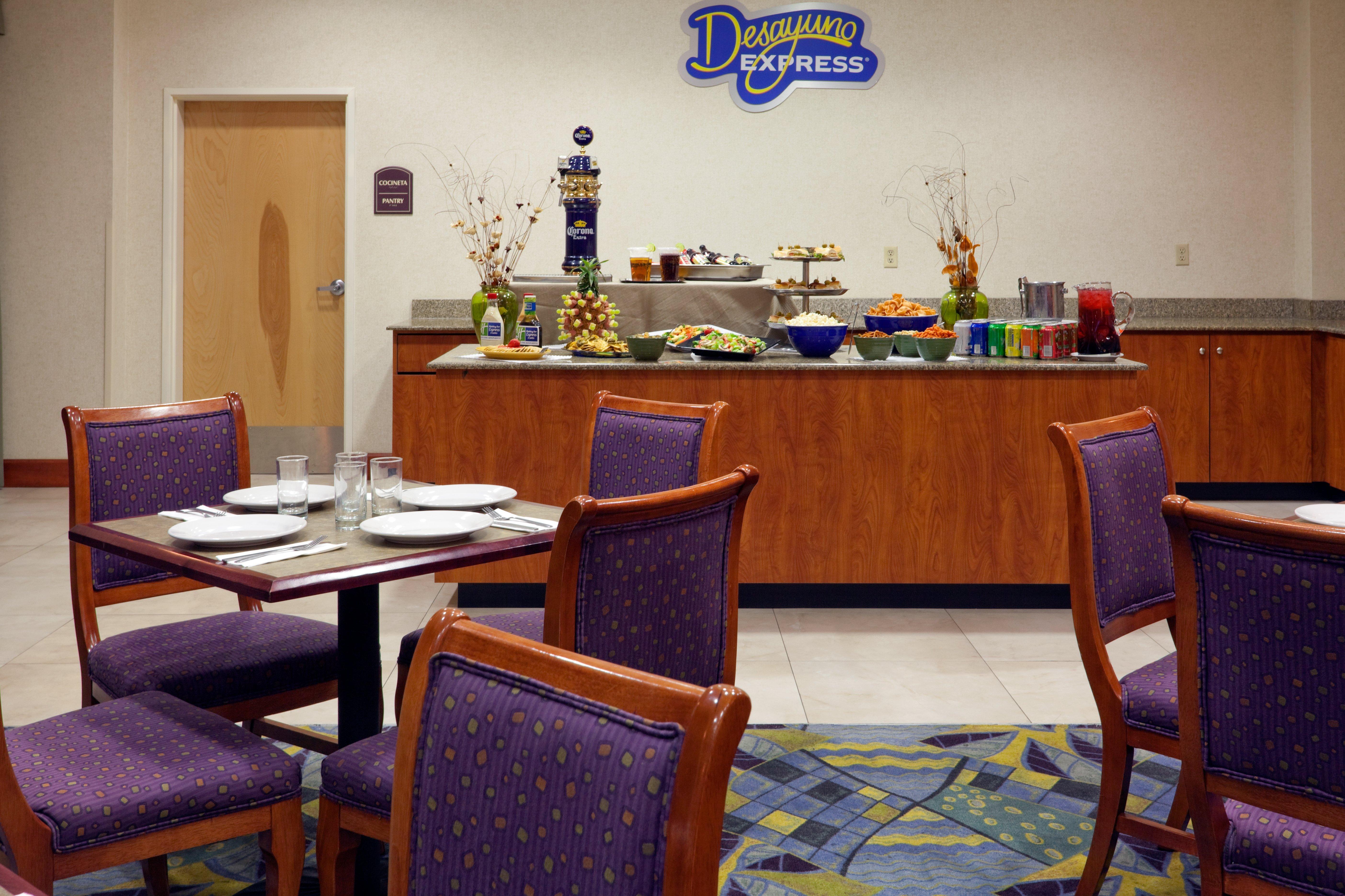 Holiday Inn Express & Suites Toluca Zona Aeropuerto By Ihg Bagian luar foto