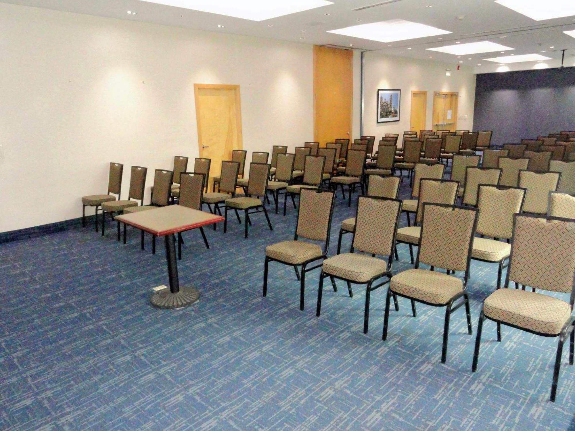 Holiday Inn Express & Suites Toluca Zona Aeropuerto By Ihg Bagian luar foto