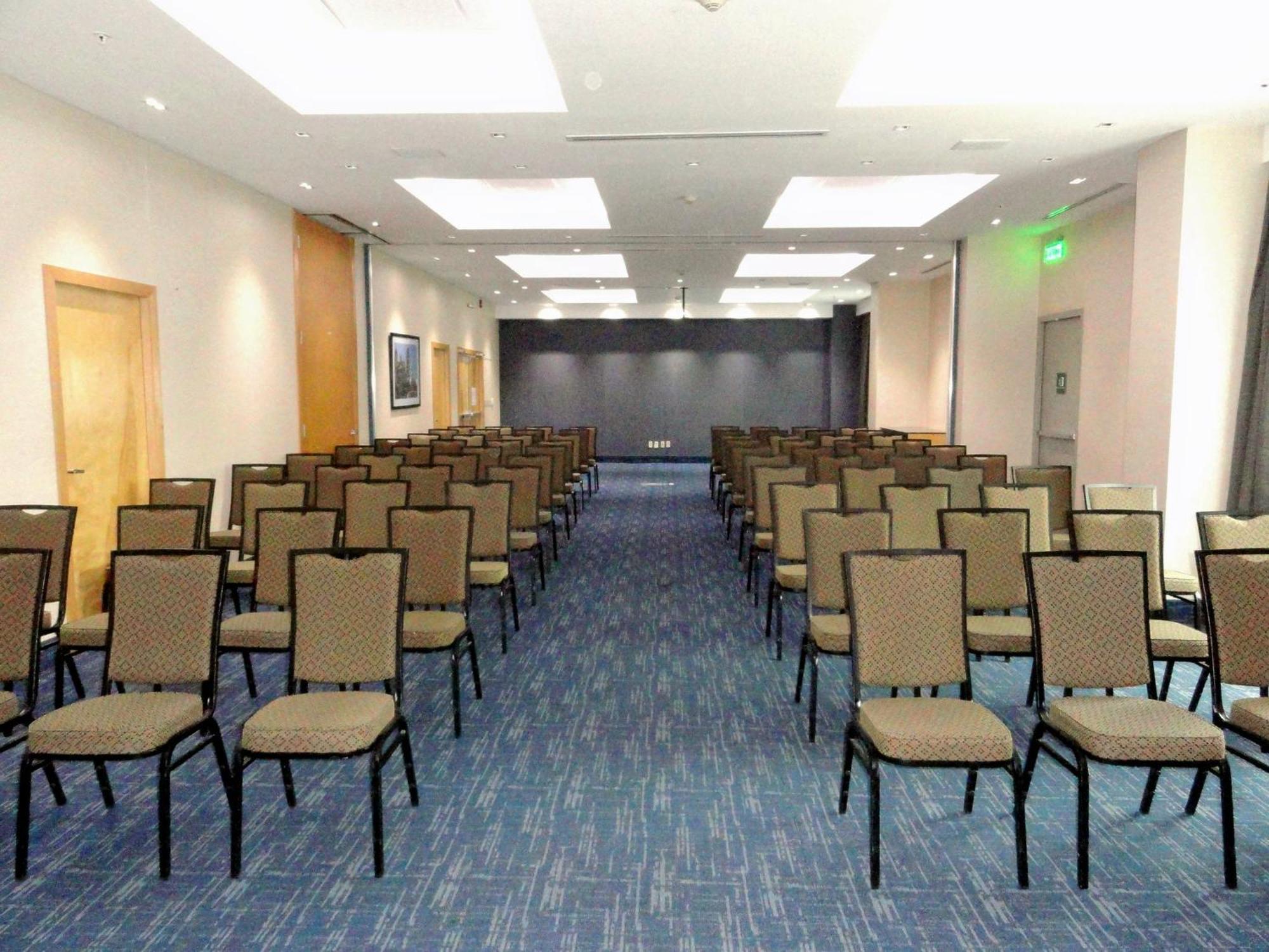 Holiday Inn Express & Suites Toluca Zona Aeropuerto By Ihg Bagian luar foto